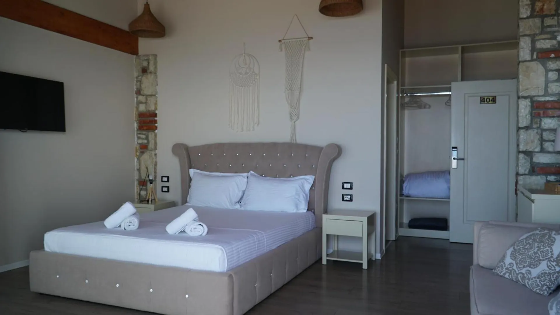 Hotel Natali Dhermi 0*,  Albania