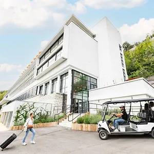 https://apt-paisible-en-centre-ville-parking-salle-de-sport-bar.hotels-rhonealpes.com